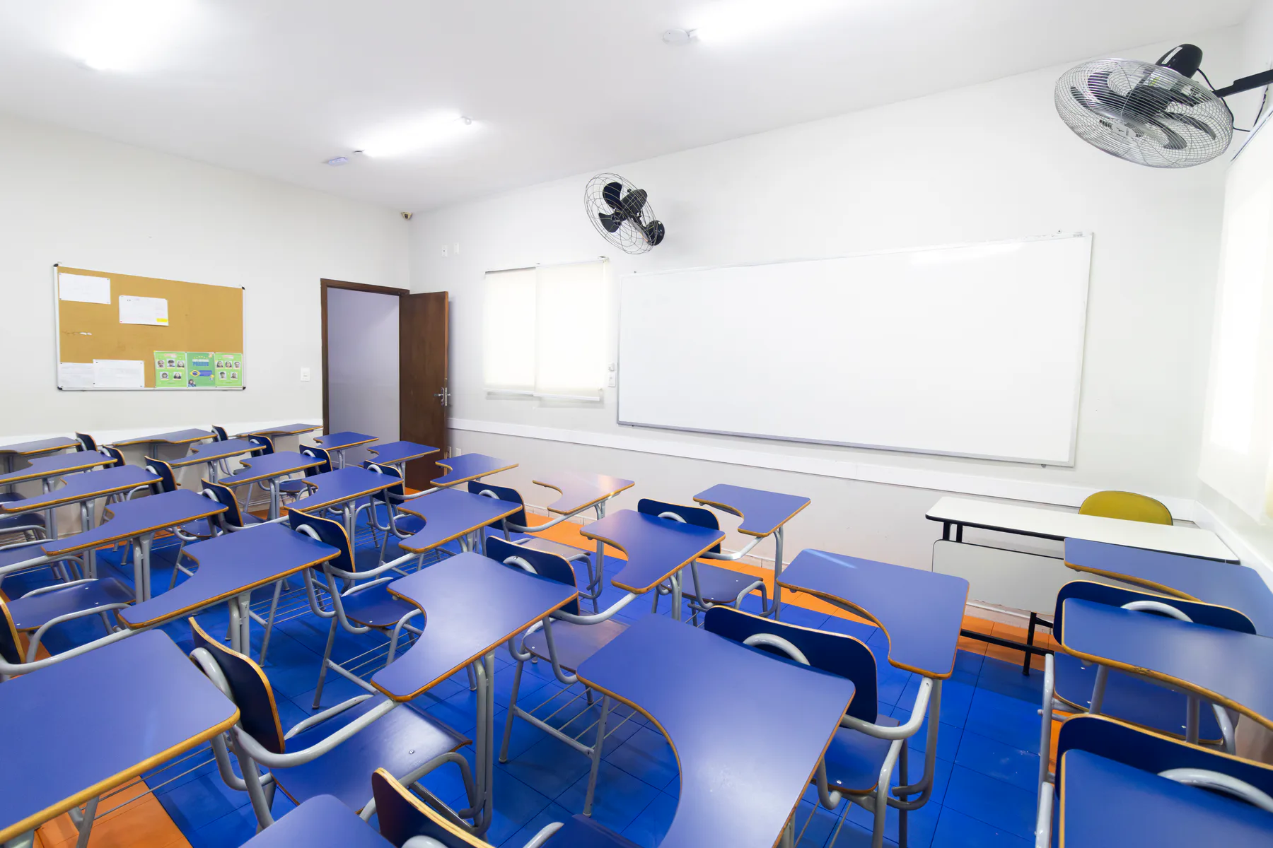 Estrutura de sala de aula do Colégio Passos na Vila Lacerda